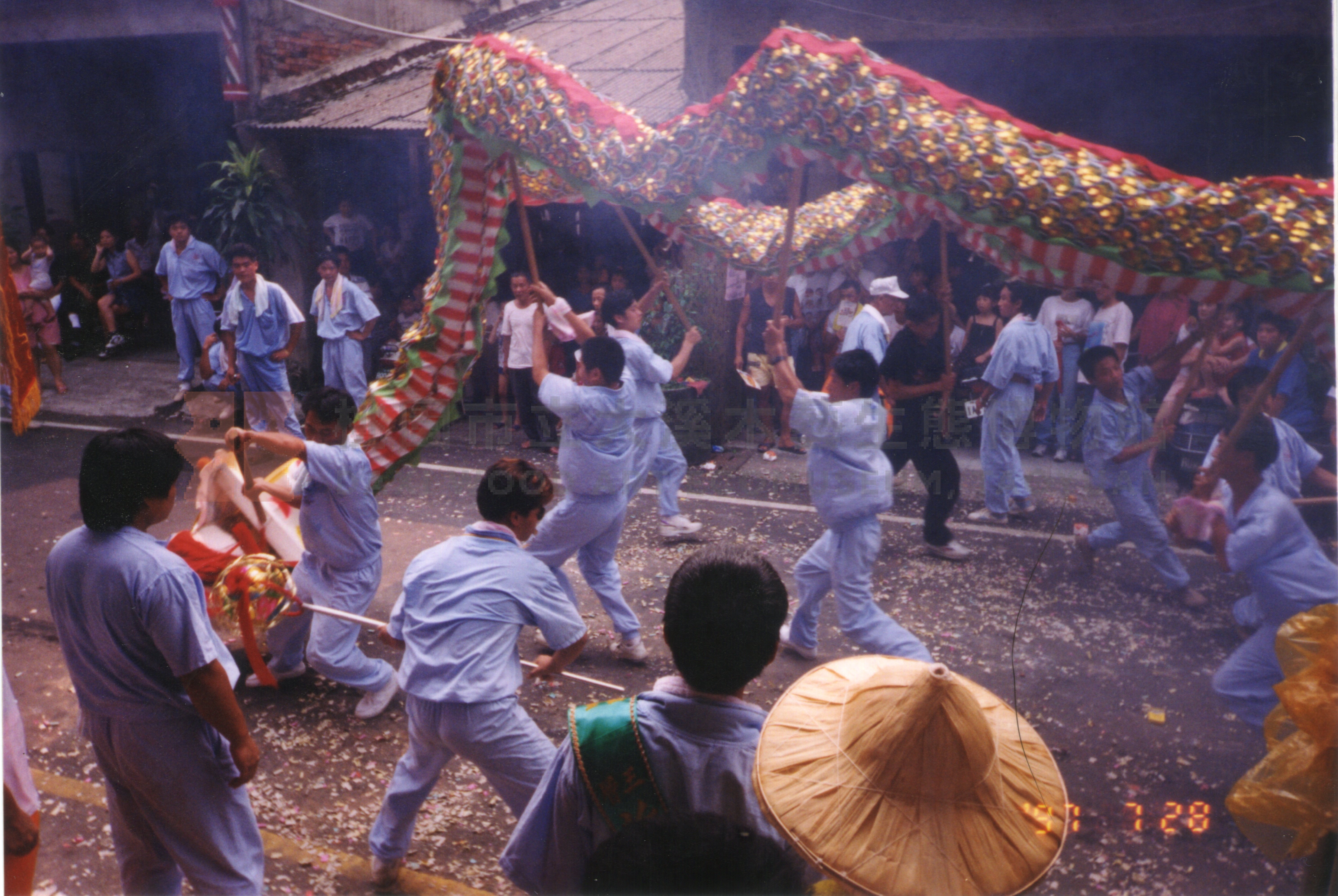 新勝社繞境隊伍舞龍照主題的圖片縮圖第1張